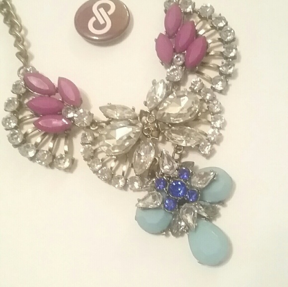 🌸multi-colored statement necklace🌸 - Picture 2 of 4